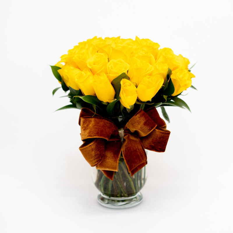 Arranjo de Rosa Amarela em Vaso Alize