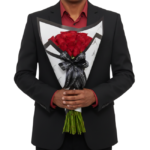 Rosas Vermelhas Lily Rose com embalagem sofisticada preta e branca, laço exclusivo Une Fleur dans la Ville, ideal para presentear com elegância.