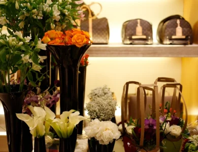 Decoração de lojas com flores