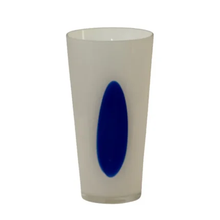 VASO BLEU BALTIC - 26CM em vidro polonês branco e azul da Une Fleur dans la Ville.