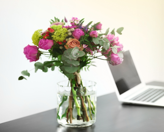 Como Escolher Flores para Presente Corporativo: Guia Completo